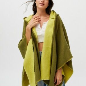 Urban Outfitters Green Cade Cozy Wrap Hooded Poncho NWOT